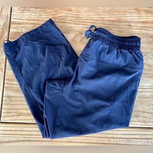 🌶️ Lululemon Navy Cropped Pants. Drawstring Waist Pant size 4
